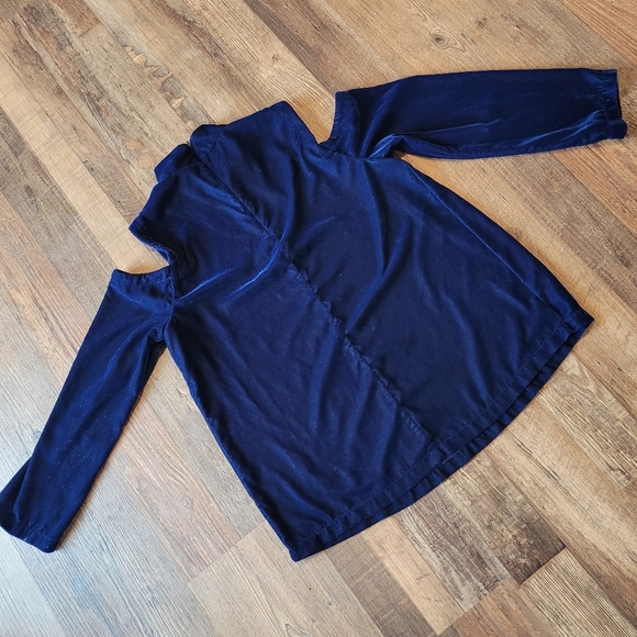 Saks Fifth Avenue Dark Blue Velvet High Neck Cold Shoulder Top - Picture 2 of 6